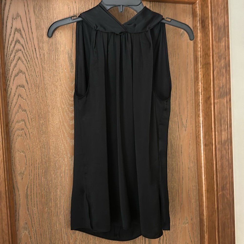 Elegant sleeveless top